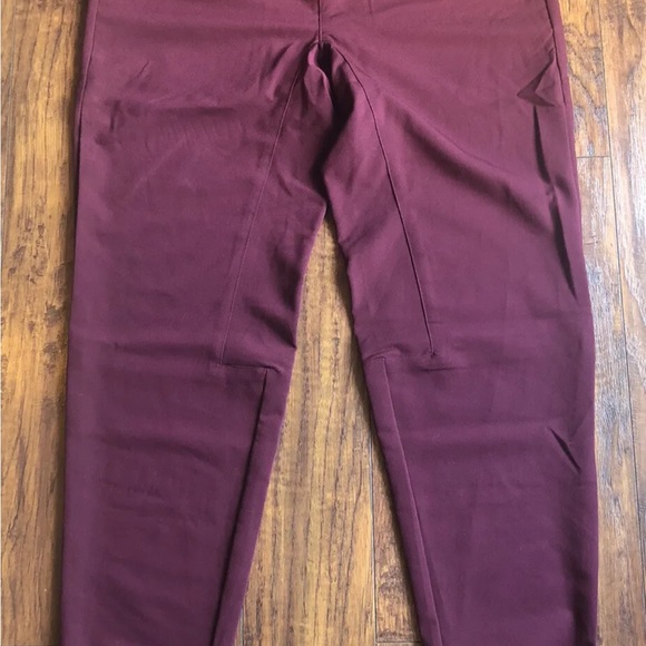 FIGS Men's S Tansen Jogger Scrub Pants Burgundy Technical Collection Medical - Picture 3 of 5